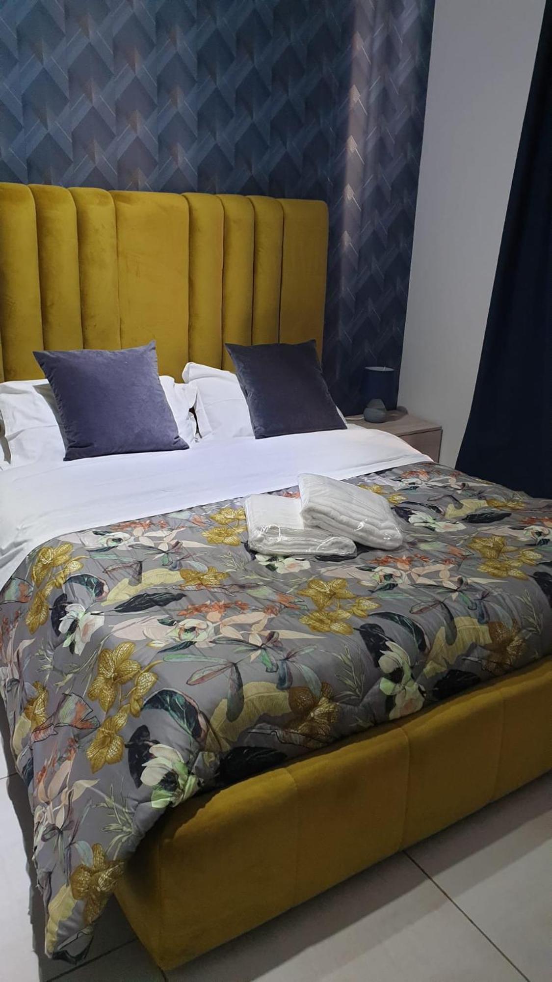 דירות נאפולי Sky House Luxury מראה חיצוני תמונה